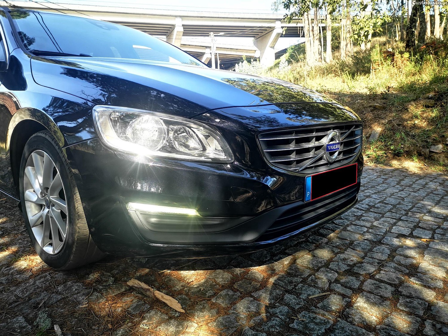 Volvo V60 2.0 D4 181CV MOMENTUM GEARTRONIC - FULL EXTRAS - C/ GARANTIA - COMO NOVA - "Preço Imbatível" - — fotografia 4