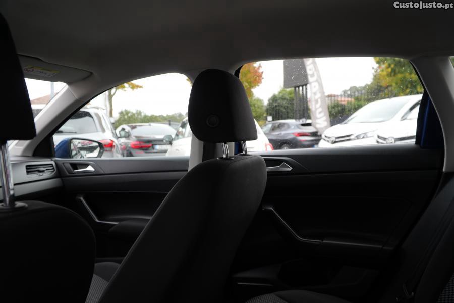 Volkswagen Polo 1.0 Confortline — fotografia 7