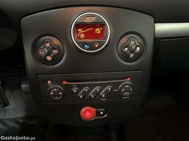 Renault Clio 1.2 16V Dynamique — fotografia 6