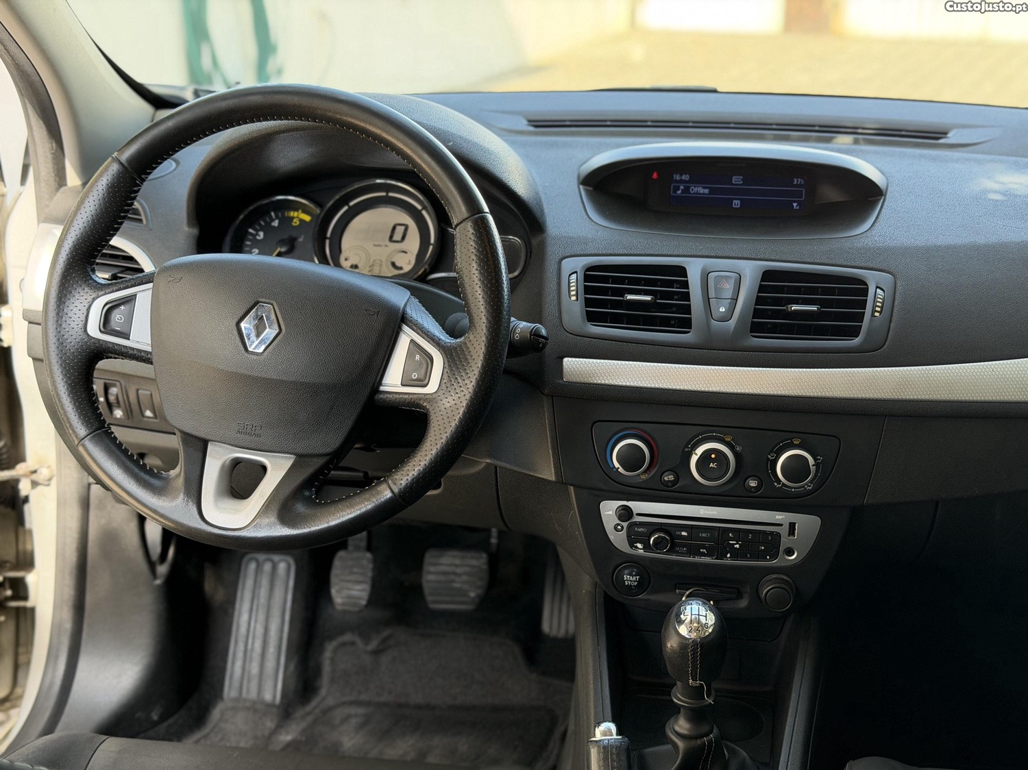 Renault Mégane Sport Tourer 1.5 dCi Dynamique — fotografia 10