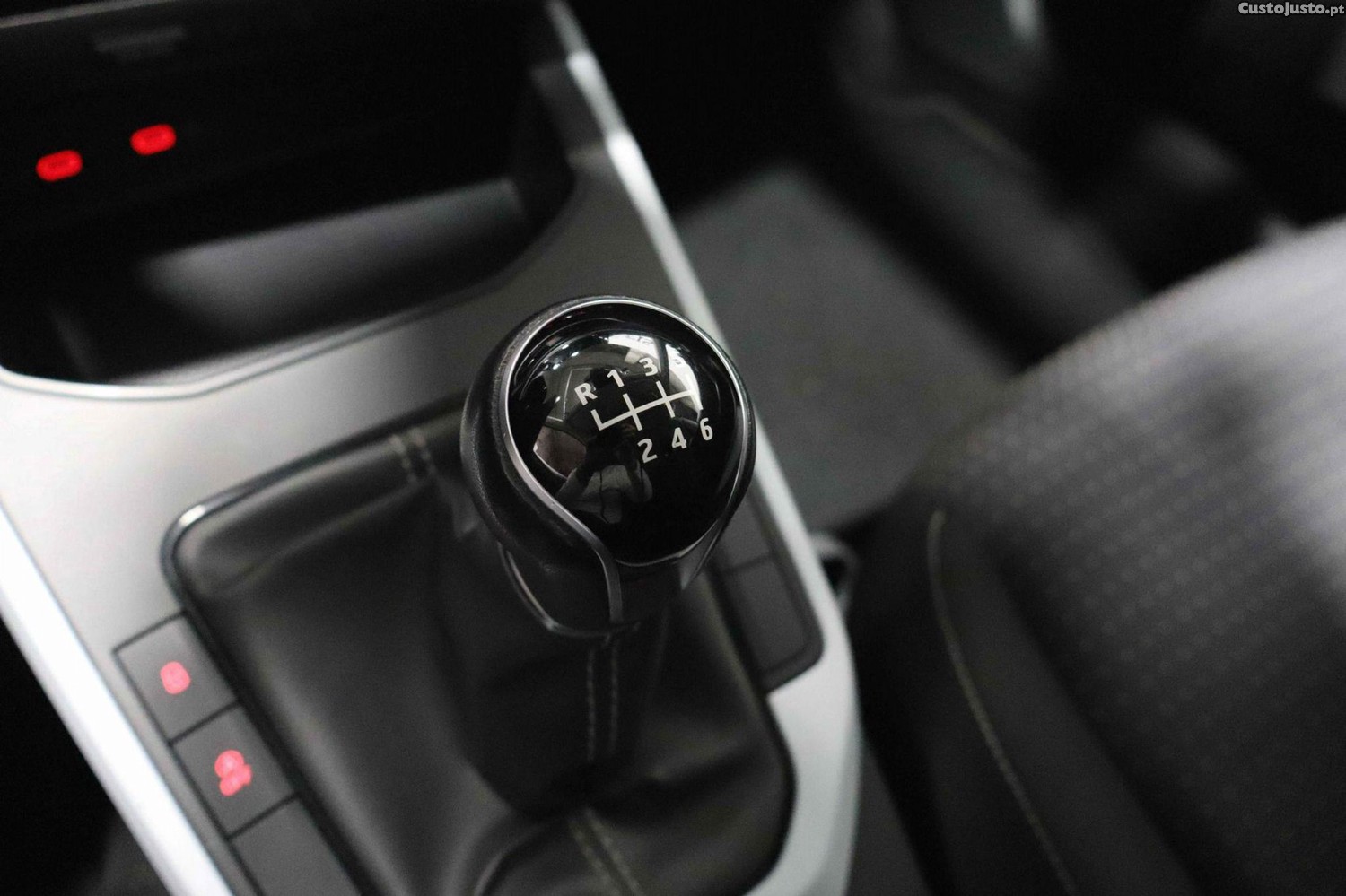 SEAT Arona 1.0 TSI Style — fotografia 2