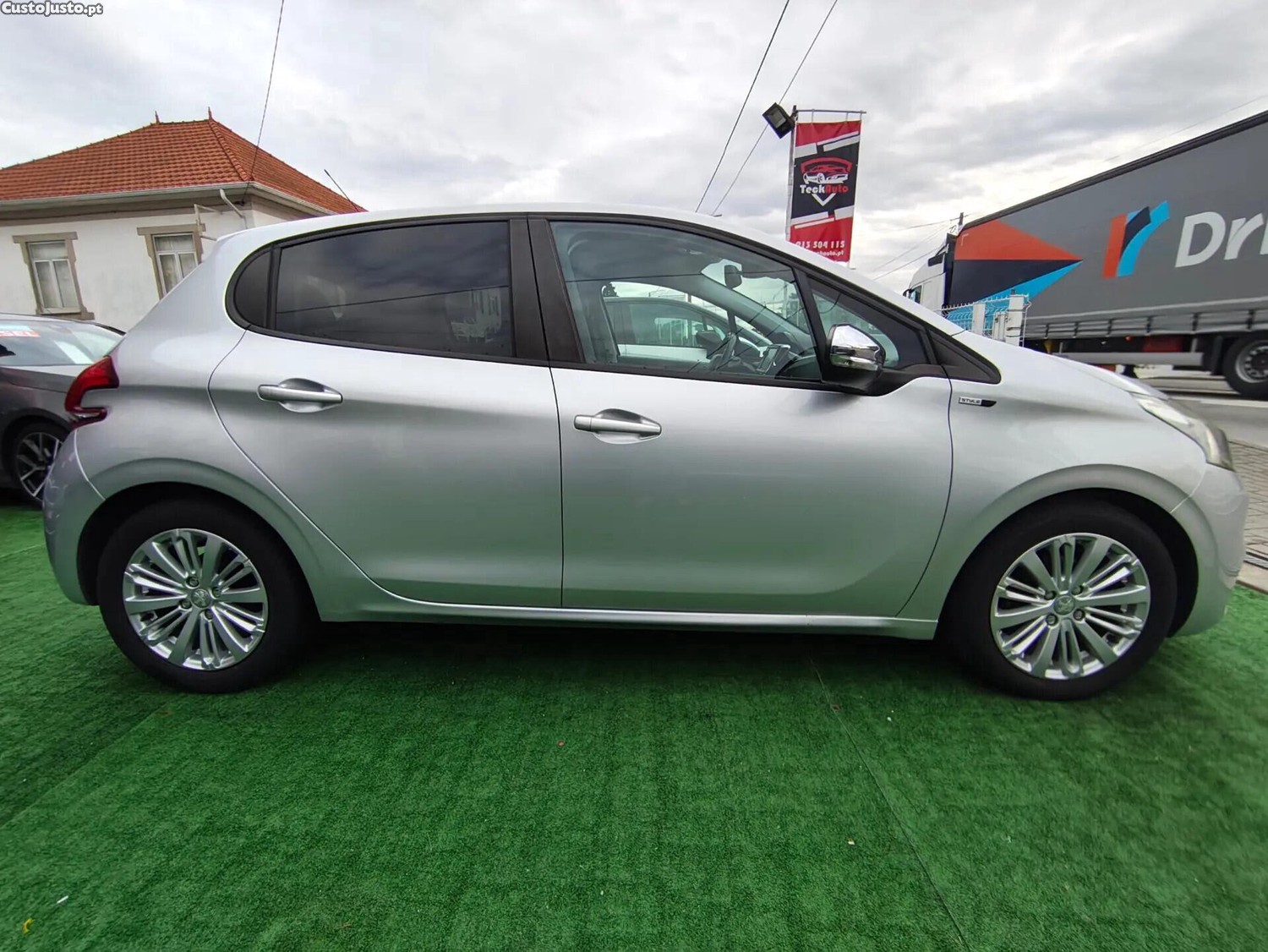 Peugeot 208 1.6 BlueHDi Style - 16 foto 4