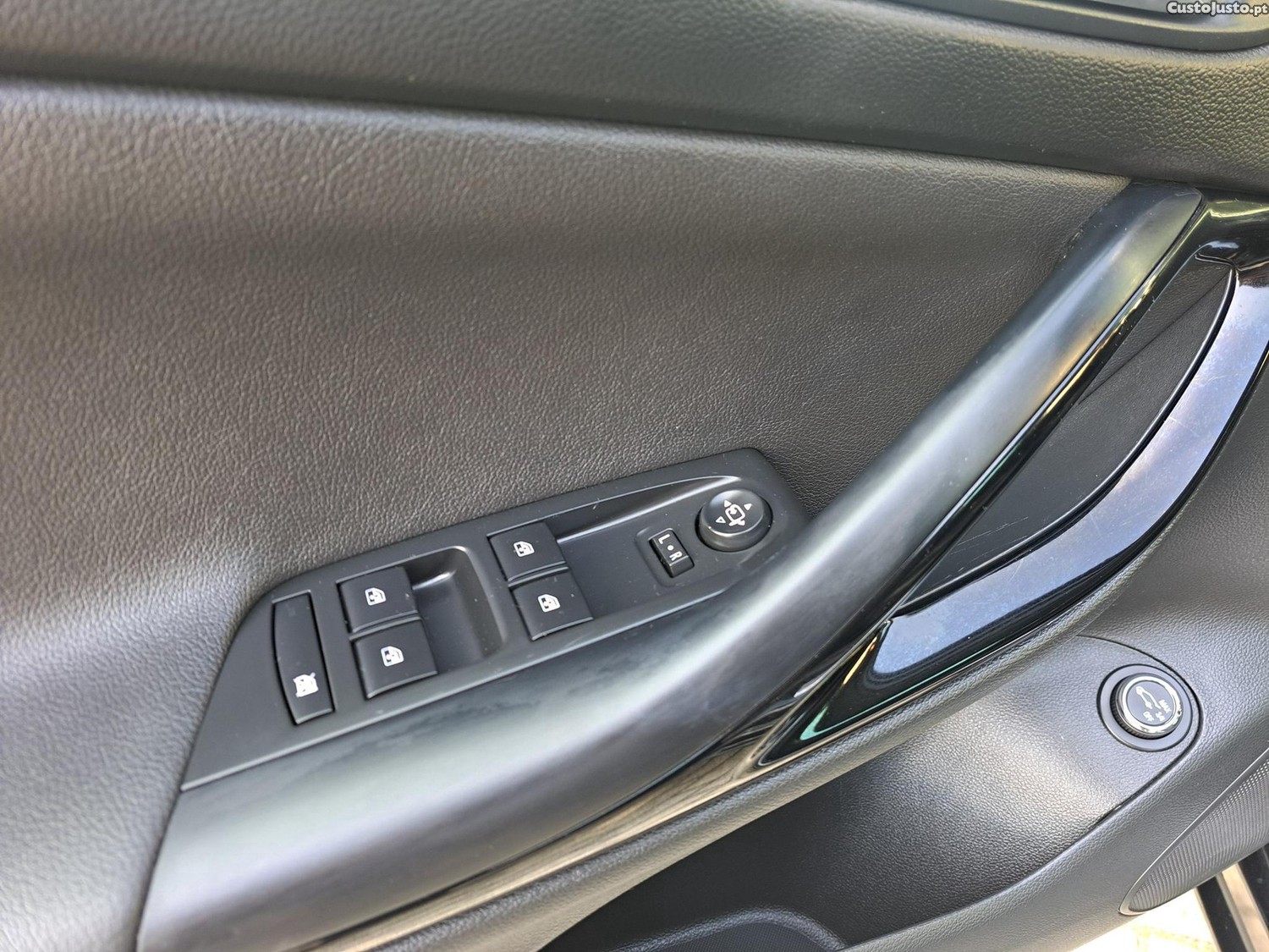 Opel Astra 1.6 CDTI Innovation S/S - 19 — photo 4