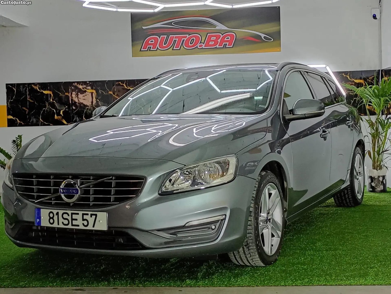 Volvo V60 2.0 D2 R-Design Momentum — fotografia 24