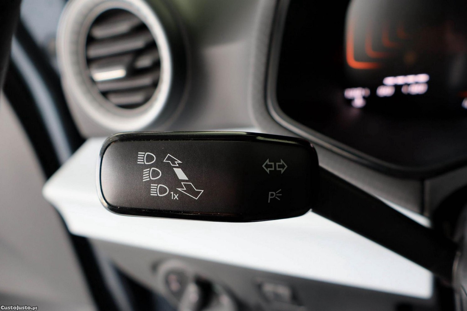 SEAT Arona 1.0 TSI Style — fotografia 16