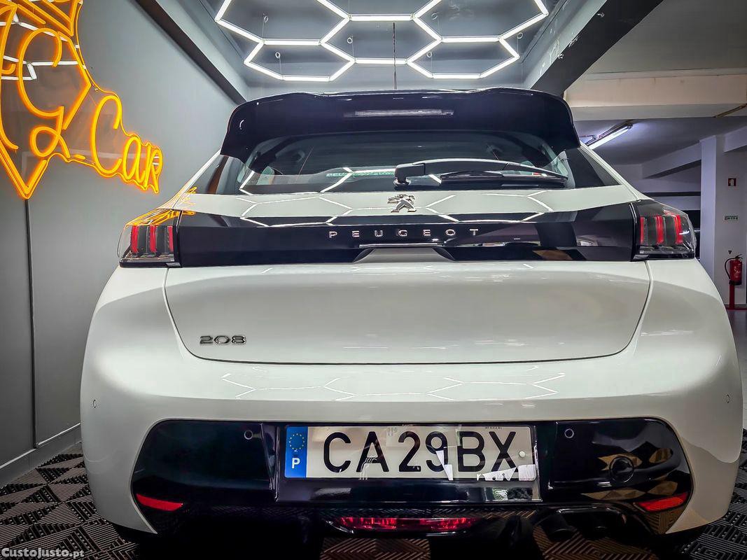 Peugeot 208 1.2 PureTech Allure Pack EAT8 — fotografia 4
