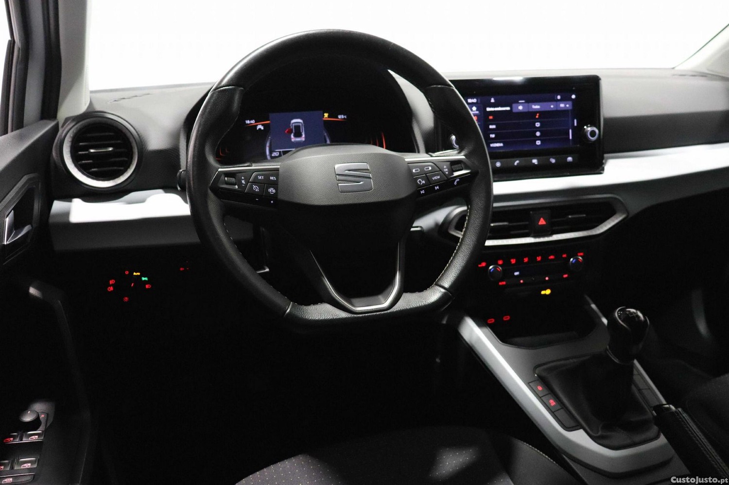 SEAT Arona 1.0 TSI Style — fotografia 24