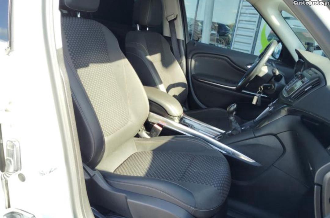 Opel Zafira Tourer - 17 — photo 4
