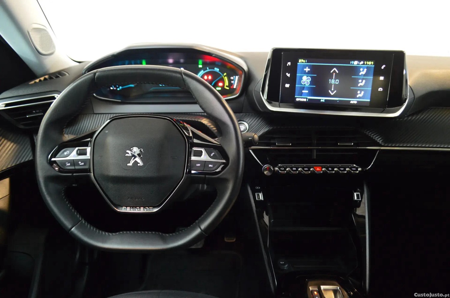 Peugeot e-2008 50 kWh Active — fotografia 3