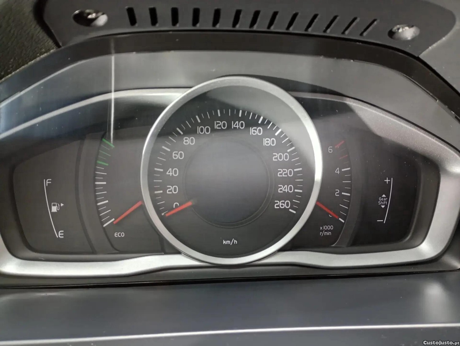 Volvo V60 2.0 D2 R-Design Momentum — fotografia 11