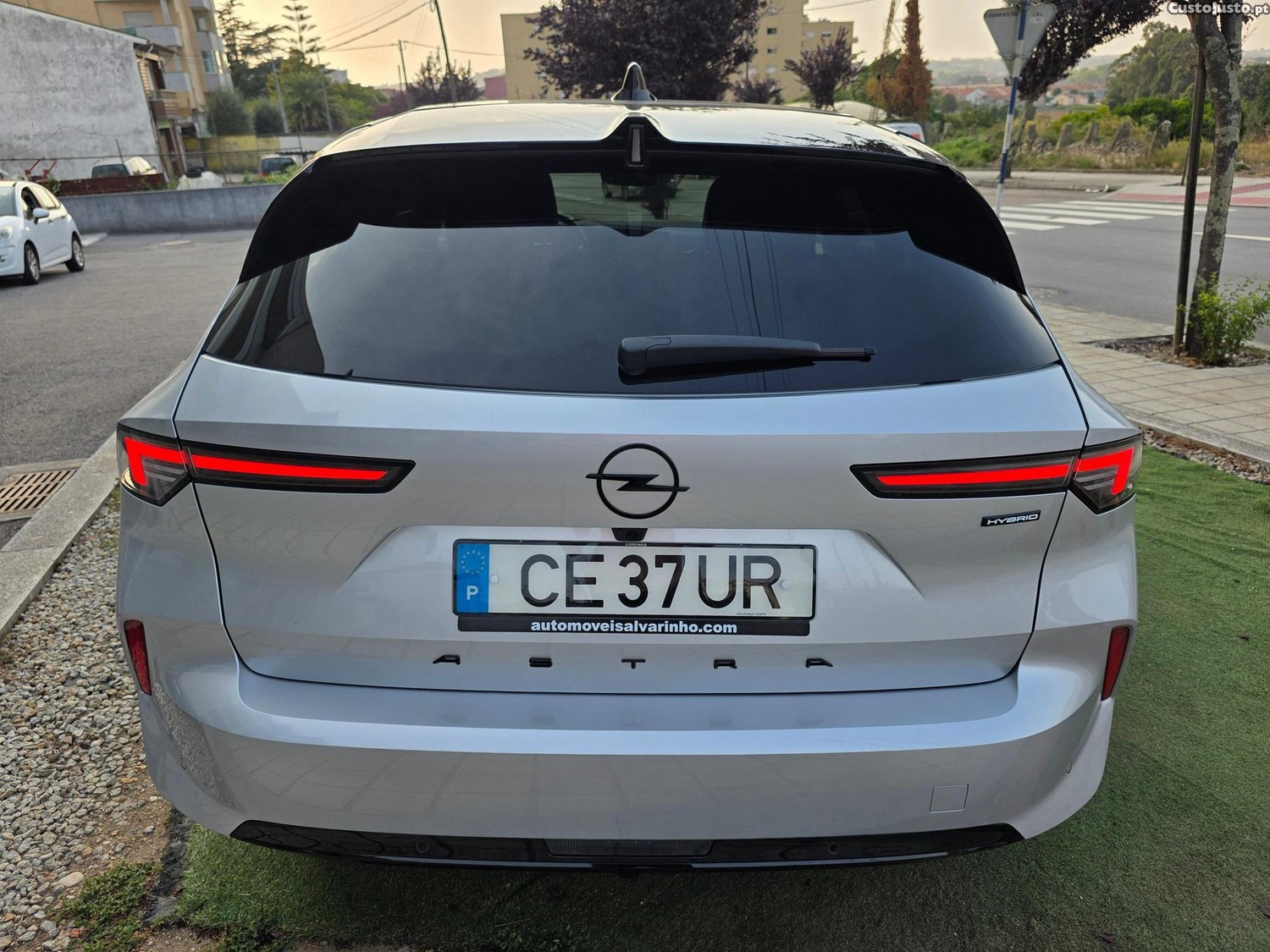 Opel Astra Sports Tourer 1.2 T Hybrid GS eDCT — fotografia 3