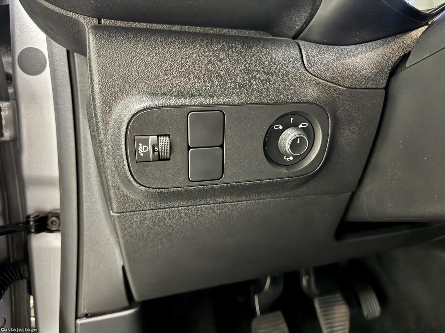 Citroën C3 1.2 PureTech C-Series — fotografia 7