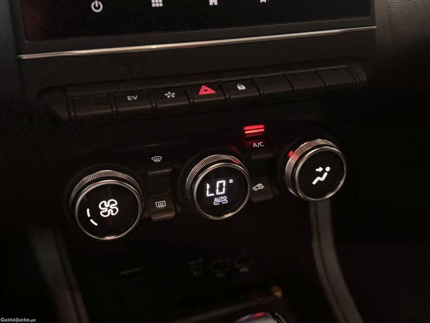Renault Captur 1.6 e-tech plug-in intens — fotografia 8