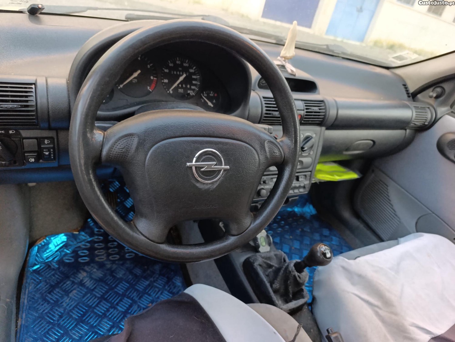 Opel Corsa B — fotografia 3