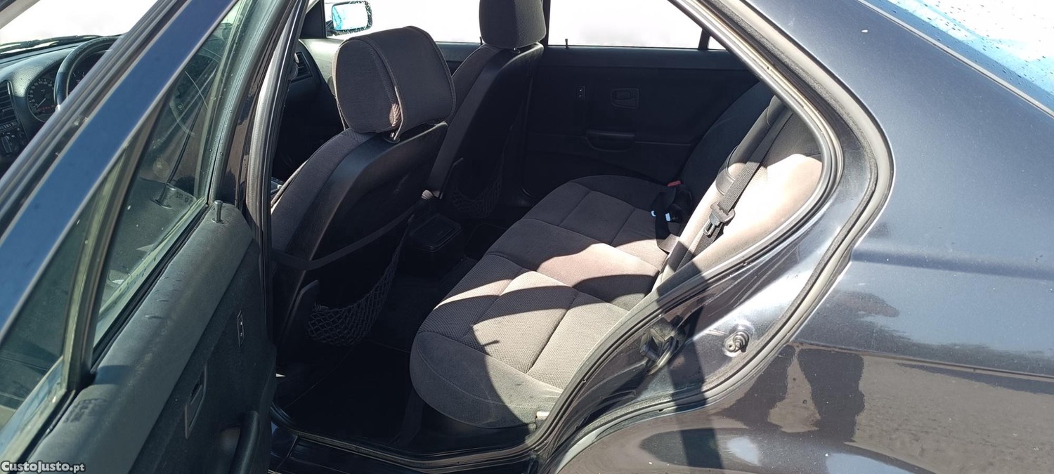 BMW 318 E36 1.7 TDS ler anúncio — fotografia 10