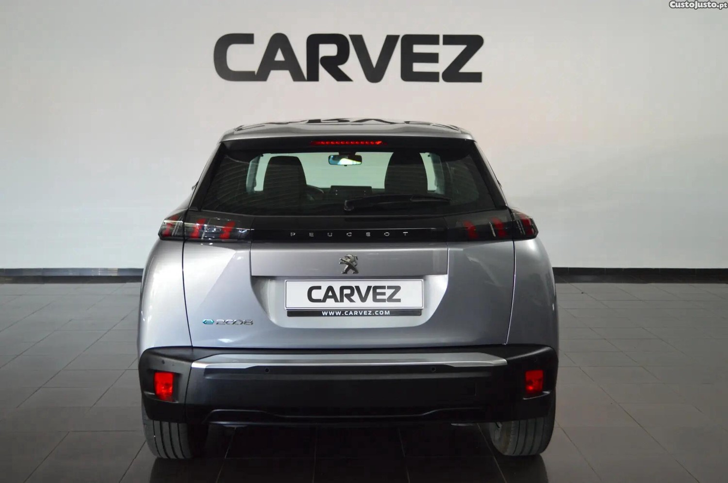 Peugeot e-2008 50 kWh Active — fotografia 11