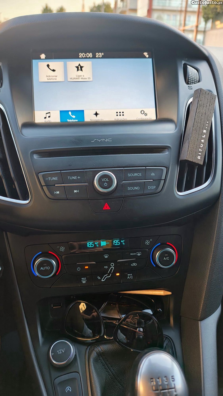 Ford Focus 1.0 Ecoboost 125 ST Line — fotografia 4