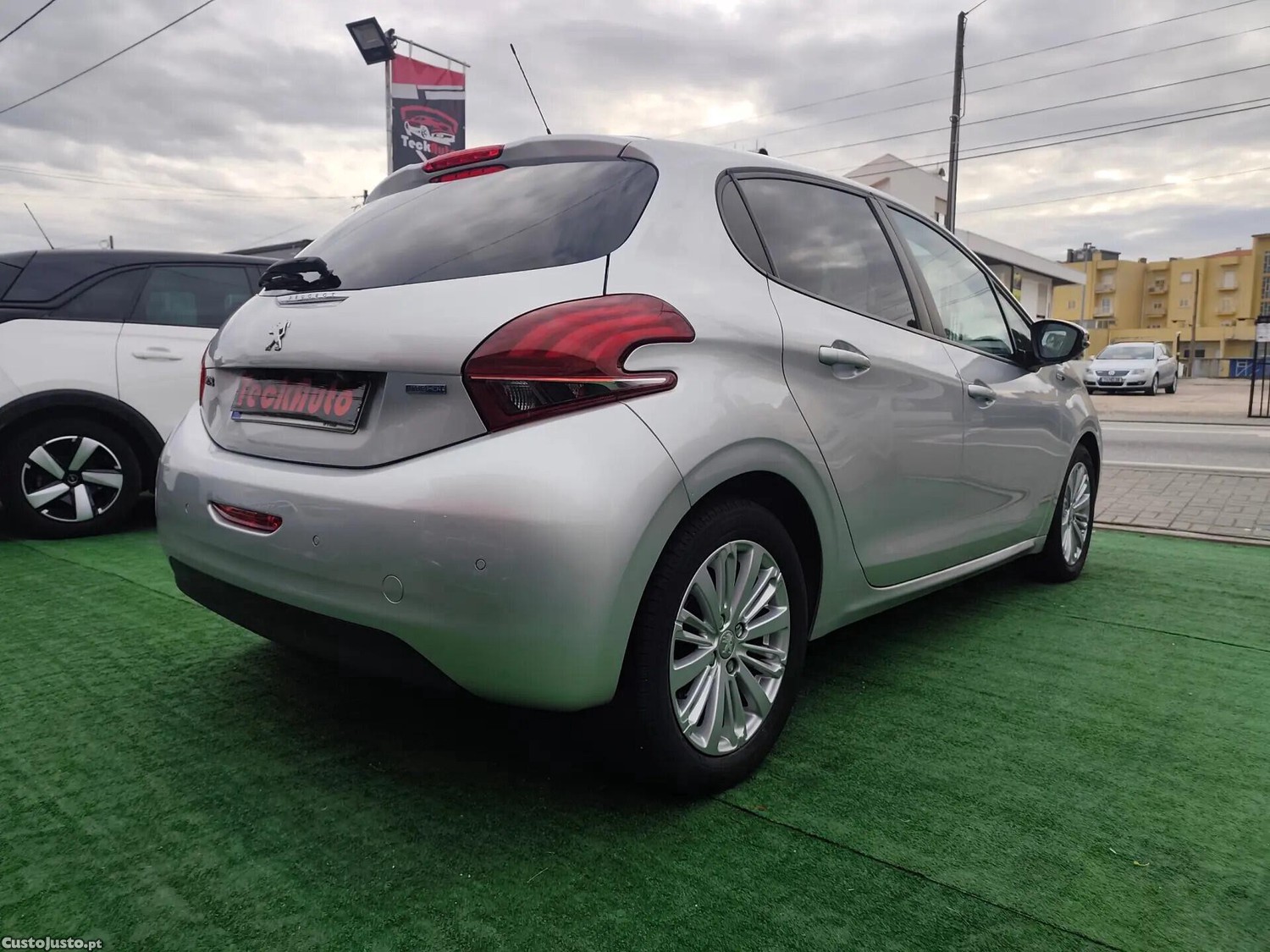 Peugeot 208 1.6 BlueHDi Style - 16 foto 5
