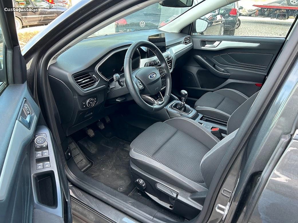 Ford Focus SW1.5 TDCi EcoBlue Business — fotografia 3