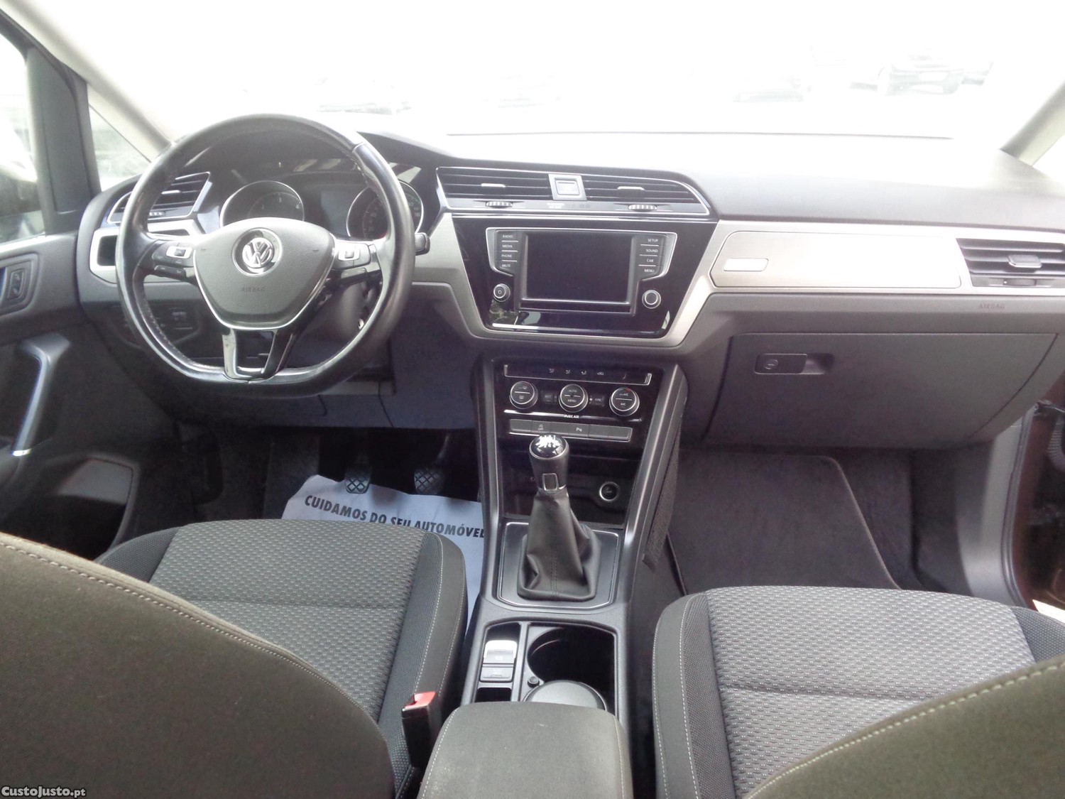 Volkswagen Touran 1.6 Tdi (110cv.) 7 lugares — fotografia 9