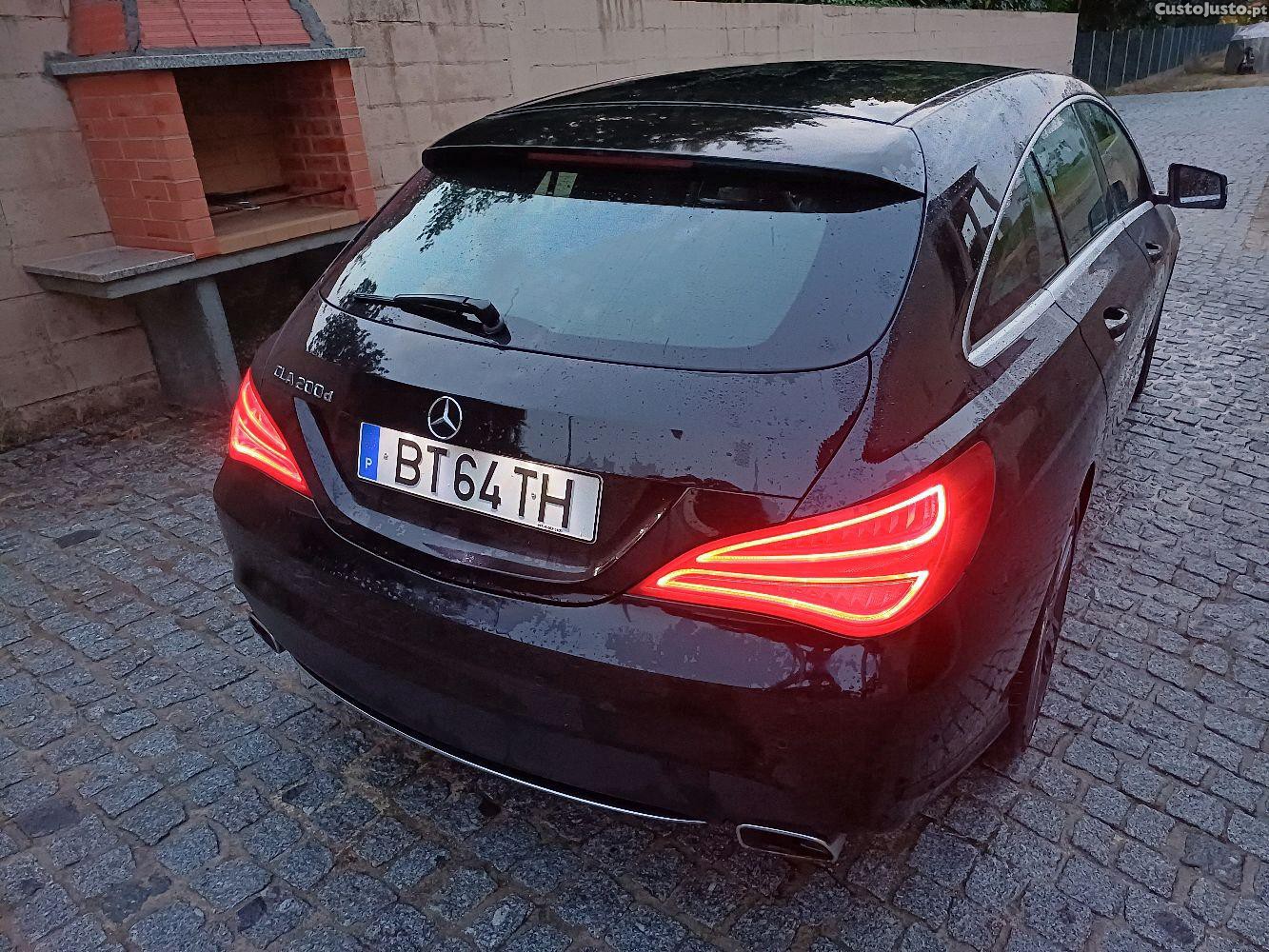 Mercedes-Benz CLA 200 AMG Line — fotografia 5