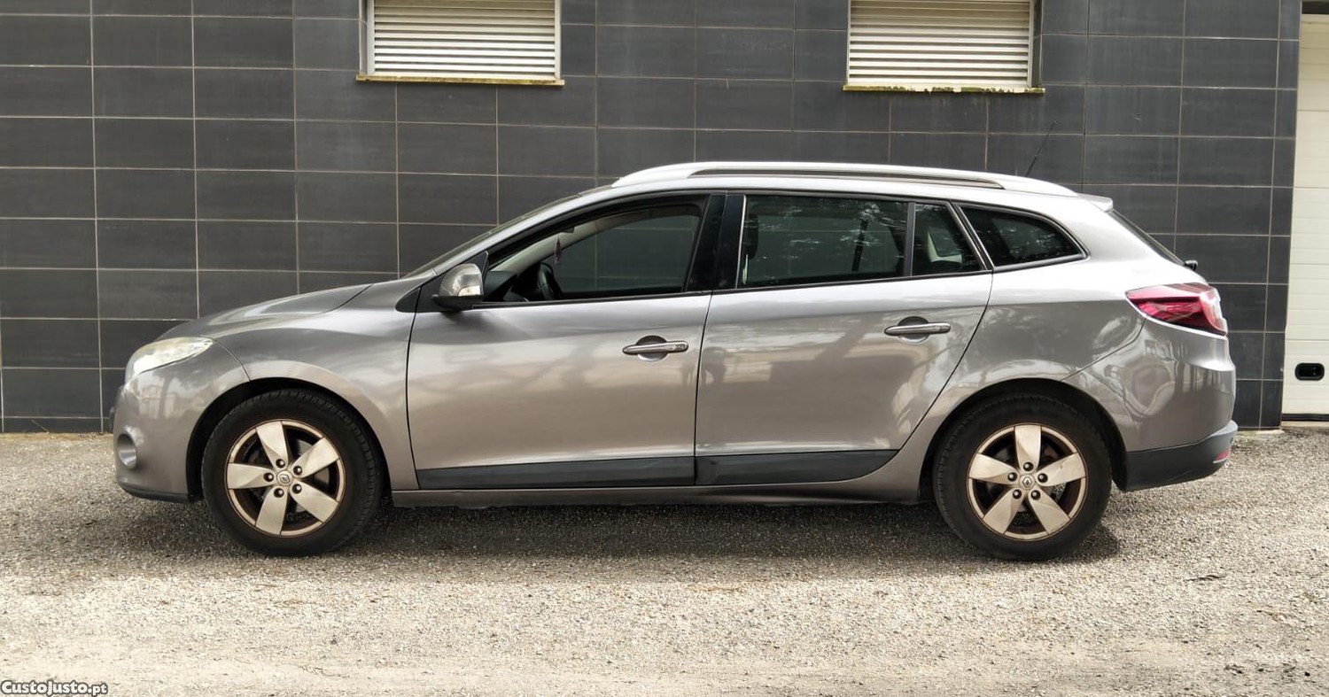 Renault Mégane Sports Tourer 1.5 DCi — fotografia 13