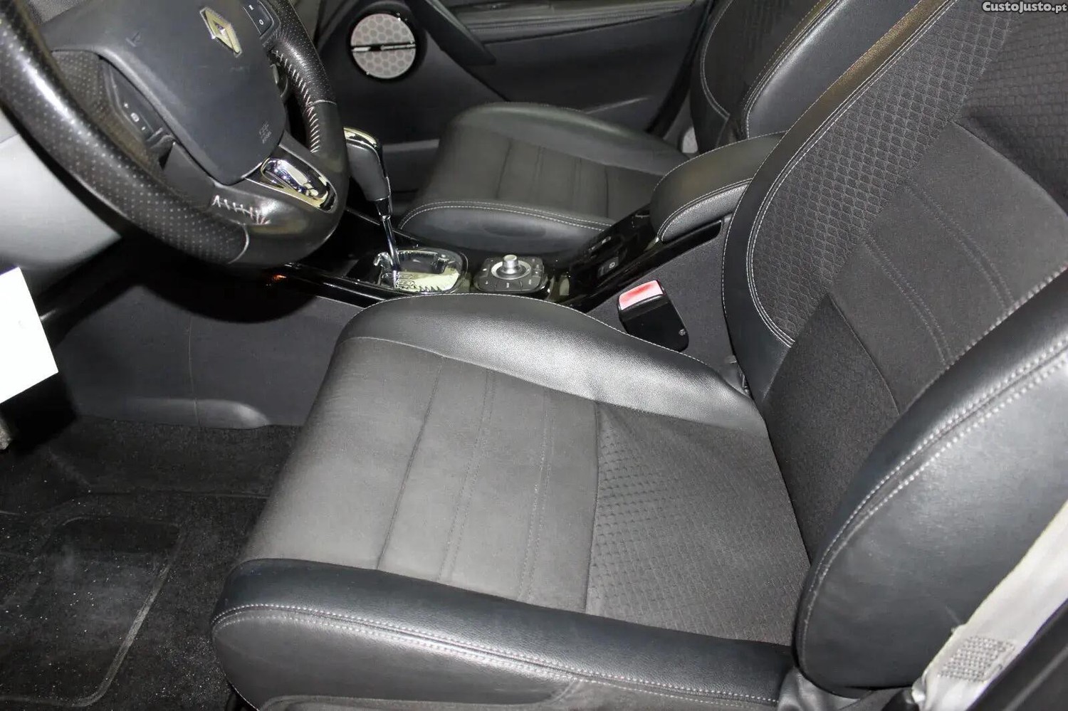 Renault Mégane 1.5 Blue dCi Bose Edition EDC — fotografia 6