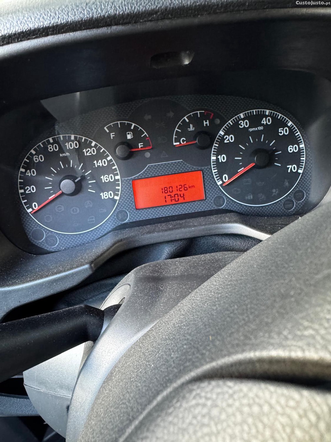 Fiat Fiorino 1.3 M-Jet — fotografia 7
