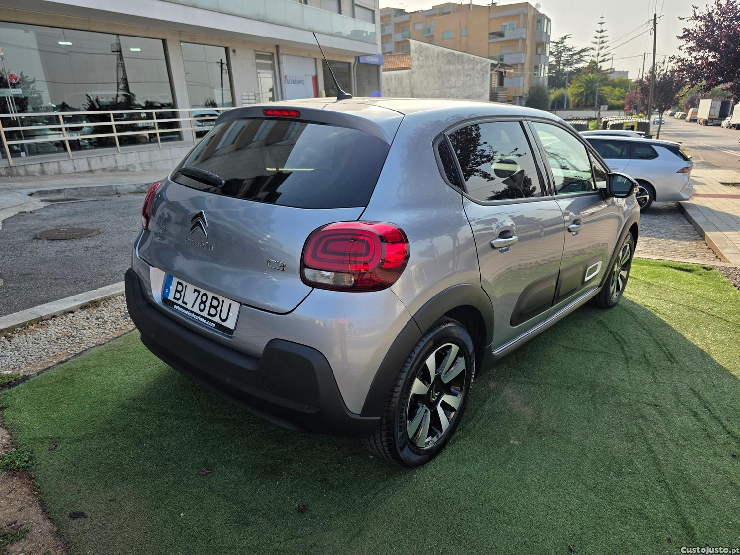 Citroën C3 1.2 PureTech Shine — fotografia 2
