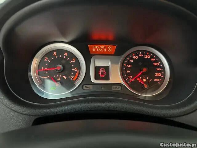 Renault Clio 1.2 16V Dynamique — fotografia 3