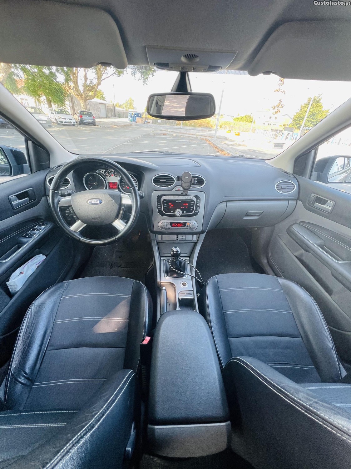Ford Focus TITANIUM 110 cavalos — fotografia 5