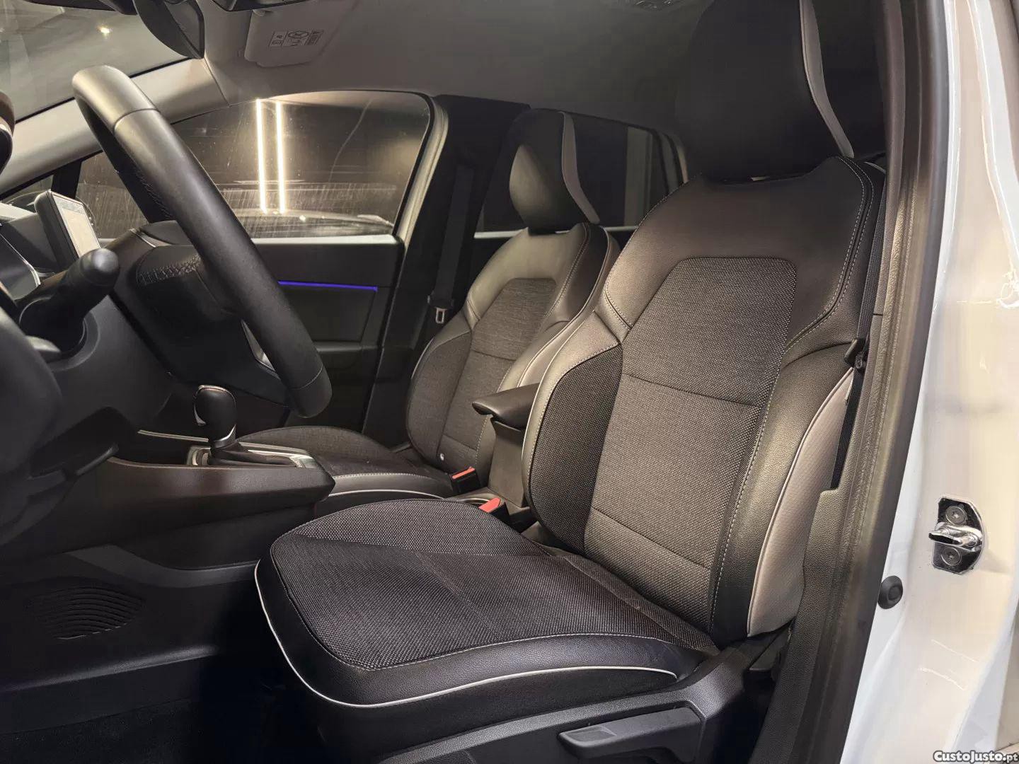 Renault Captur 1.6 e-tech plug-in intens — fotografia 6