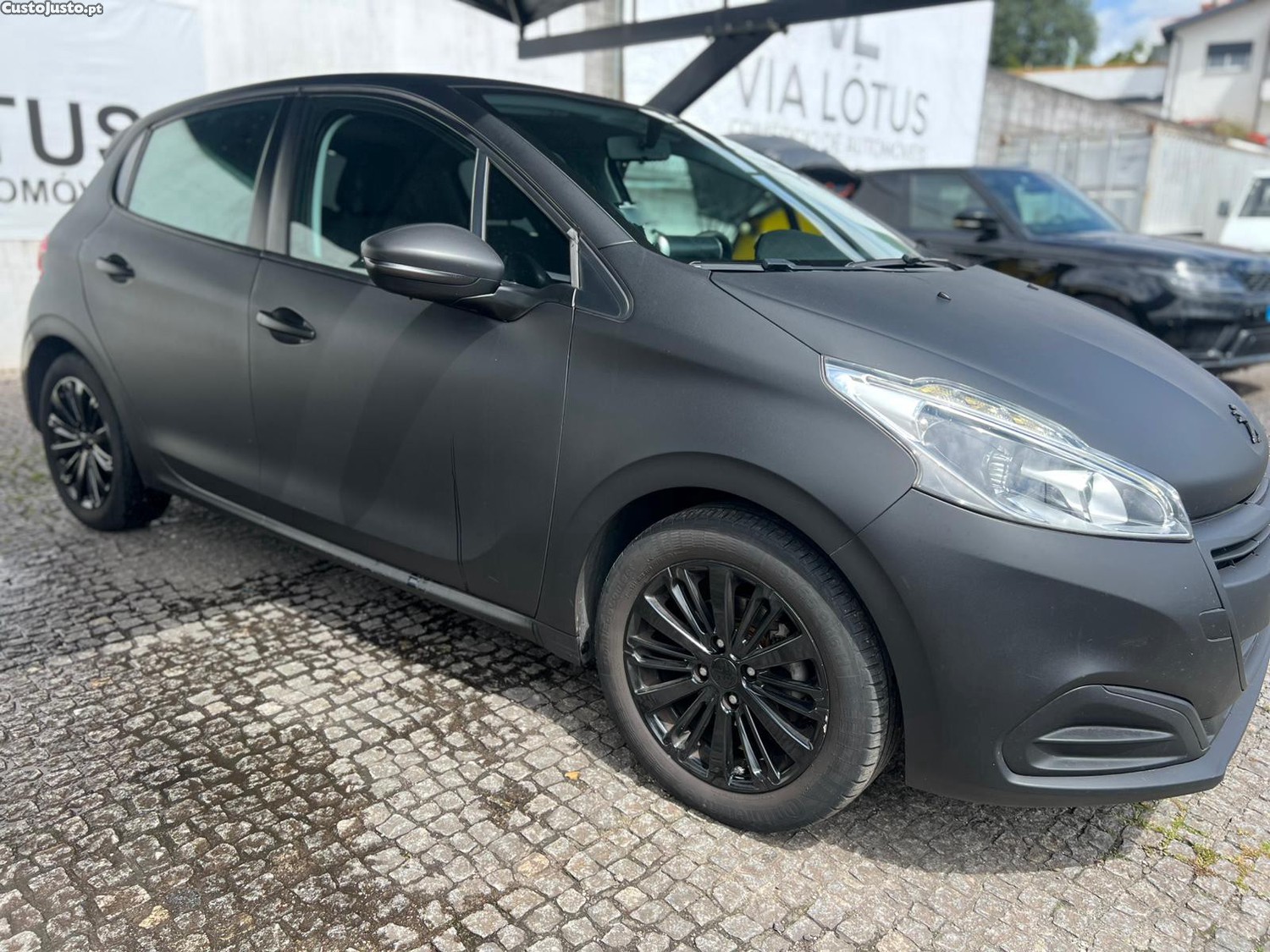Peugeot 208 1.2 PURE TECH — fotografia 8