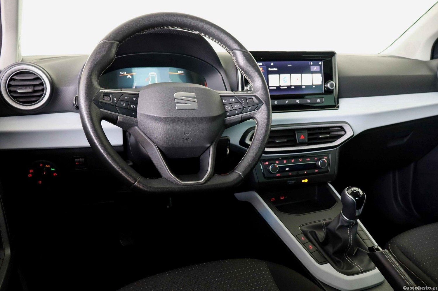 SEAT Arona 1.0 TSI Style — fotografia 14