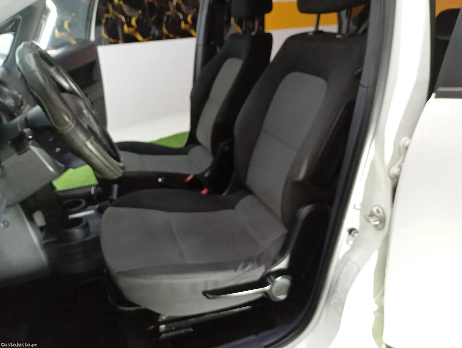 Mitsubishi Colt 1.3 Instyle — fotografia 18