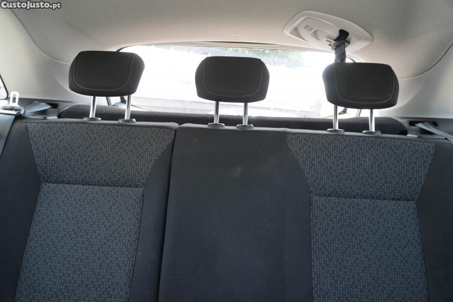 Opel Crossland 1.5 D Business — fotografia 2