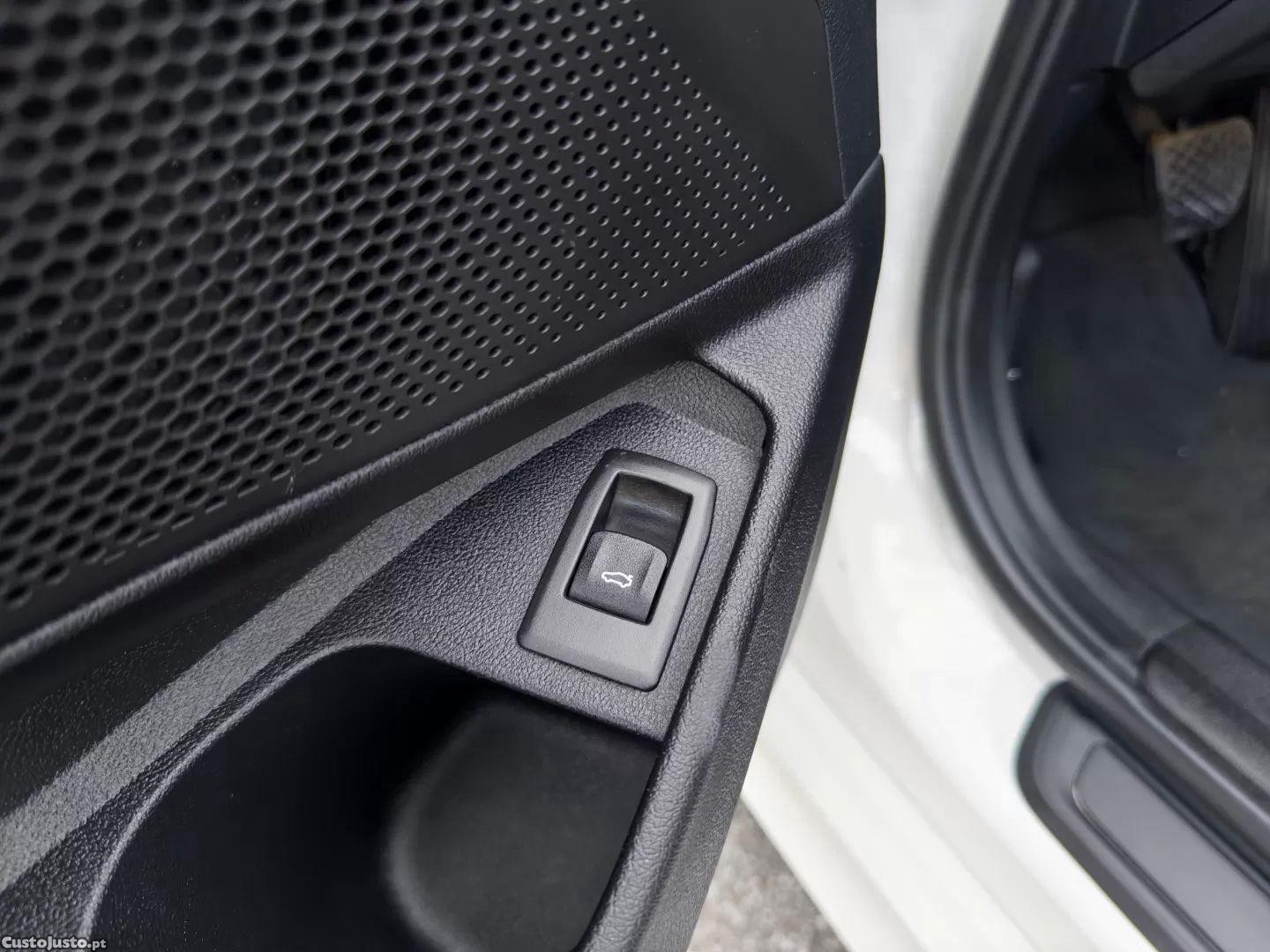 BMW 320 D line sport auto — fotografia 4