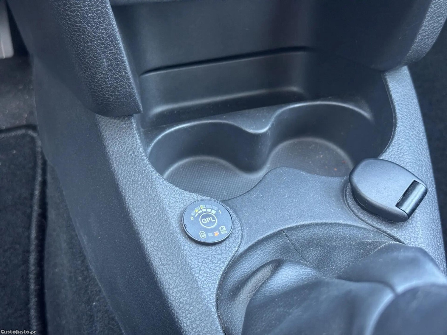 Dacia Logan 0.9 TCe Comfort Bi-Fuel — fotografia 7