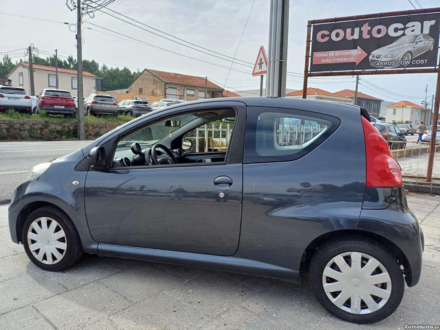 Peugeot 107 1.0  Viatura Economica — photo 2