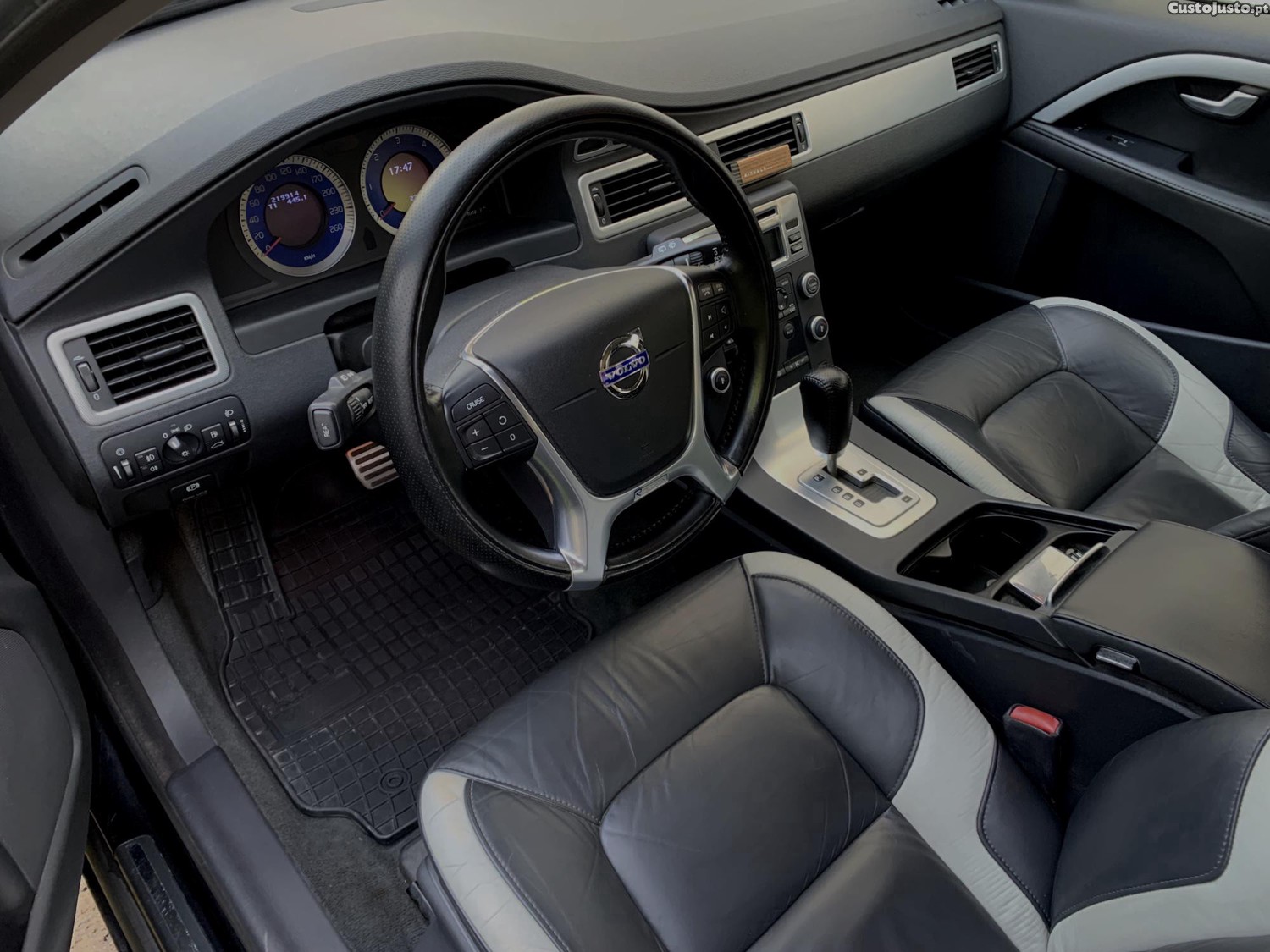 Volvo V70 D3 R-Design Geartronic — fotografia 8