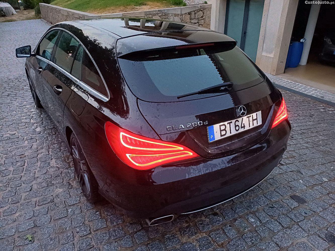 Mercedes-Benz CLA 200 AMG Line — fotografia 4