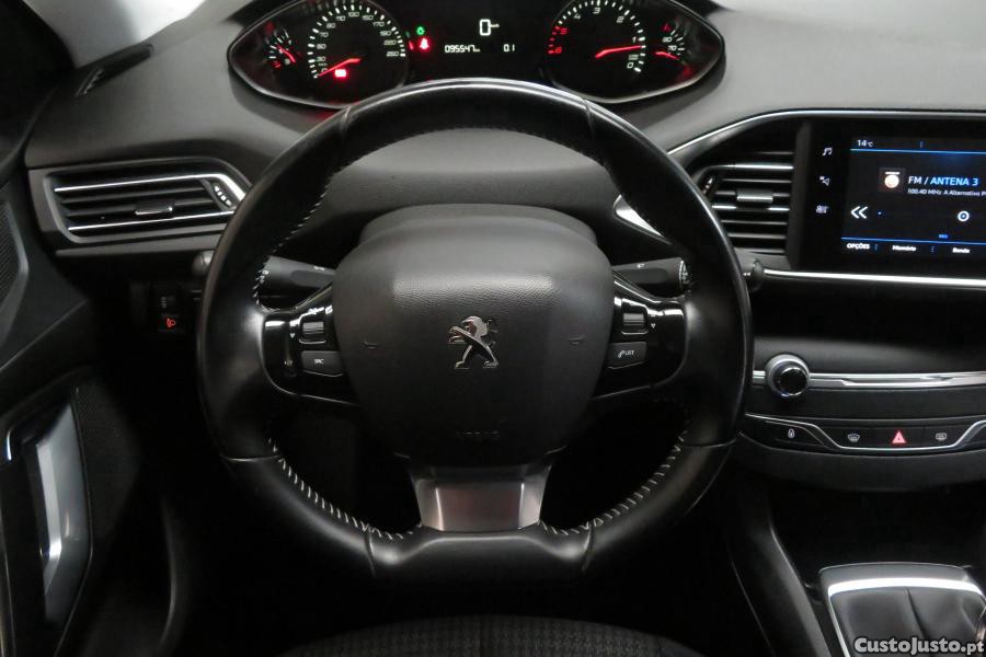 Peugeot 308 1.5 BlueHDi Style — fotografia 21