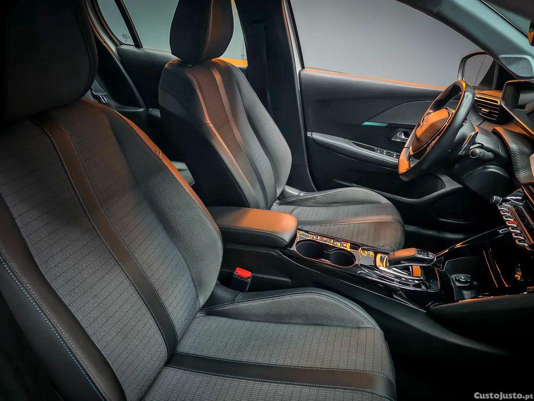 Peugeot 208 1.2 PureTech Allure Pack EAT8 — fotografia 2