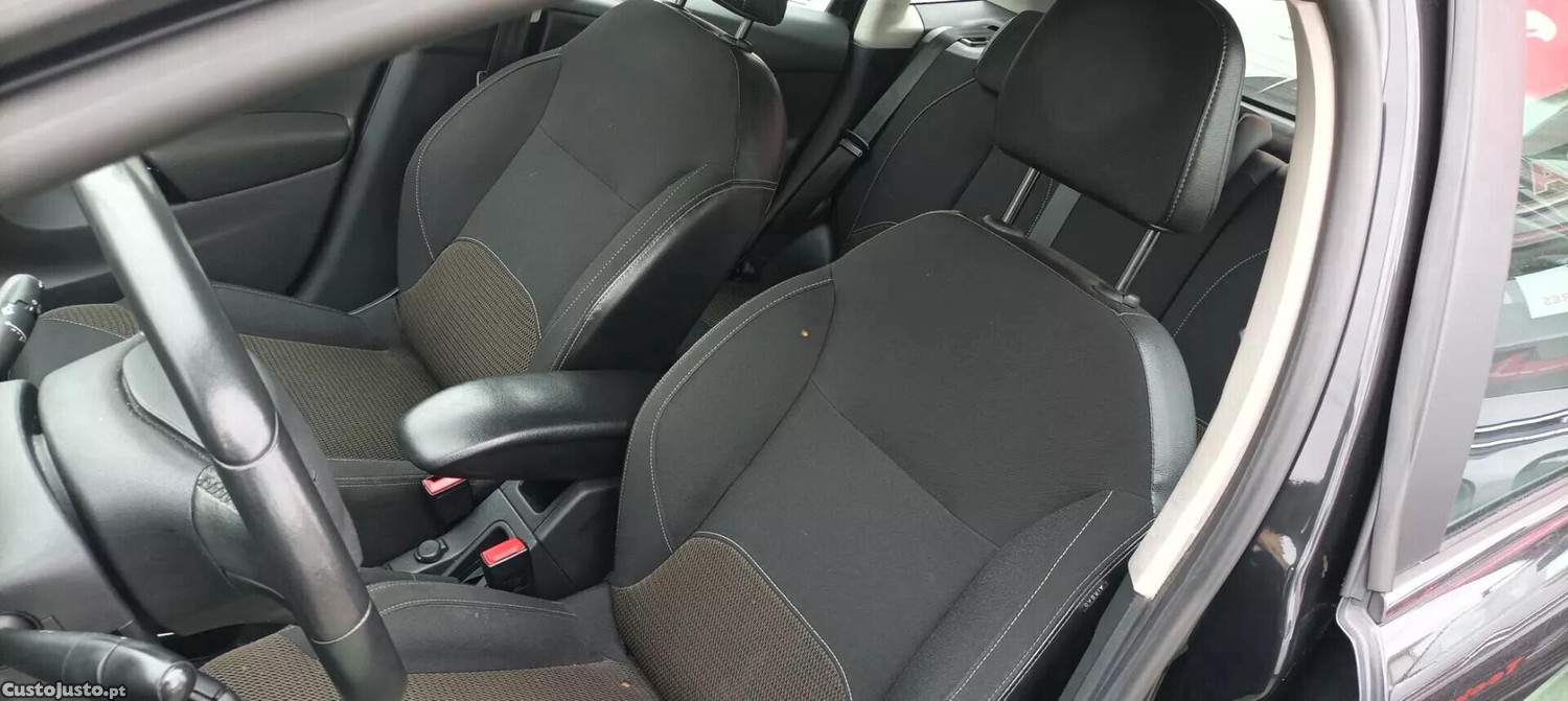 Citroën C3 1.6 HDi Airdream Exclusive — fotografia 13