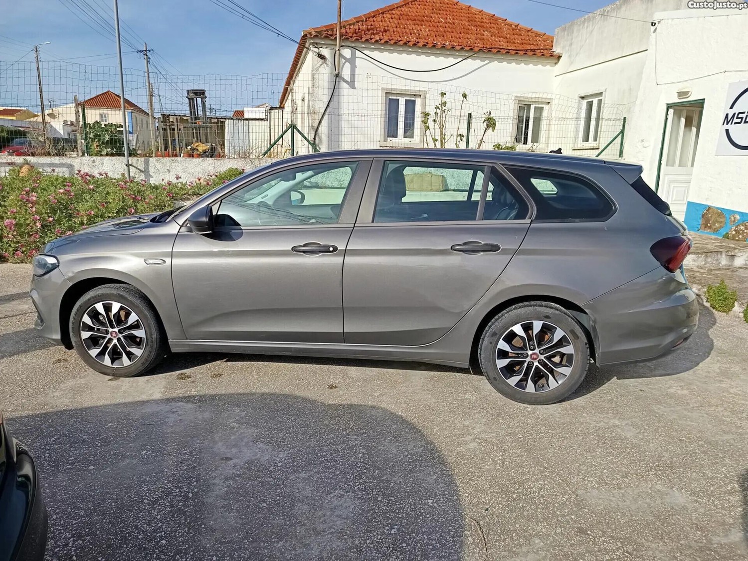 Fiat Tipo 1.0 GSE T3 City Life — fotografia 24