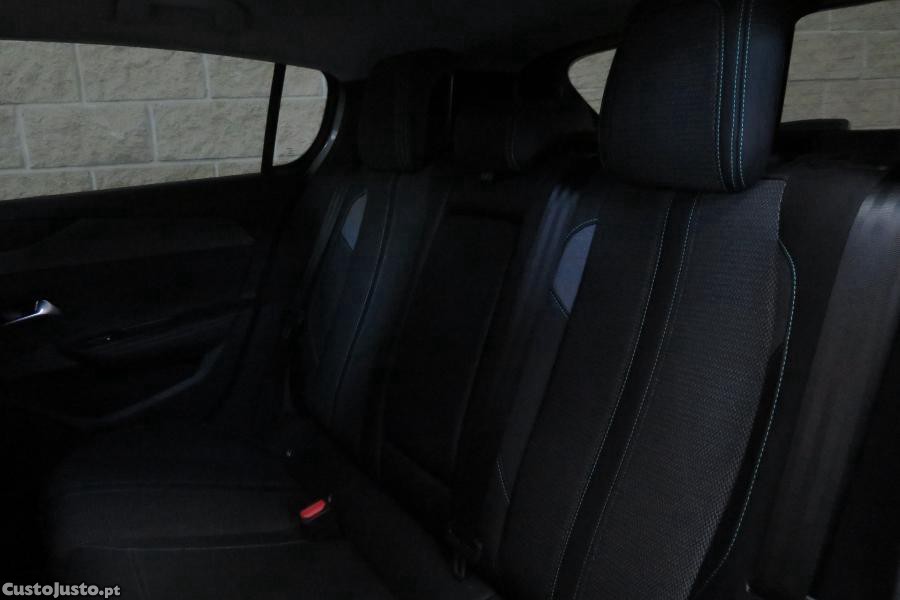 Peugeot 308 1.2 PureTech Allure — fotografia 15