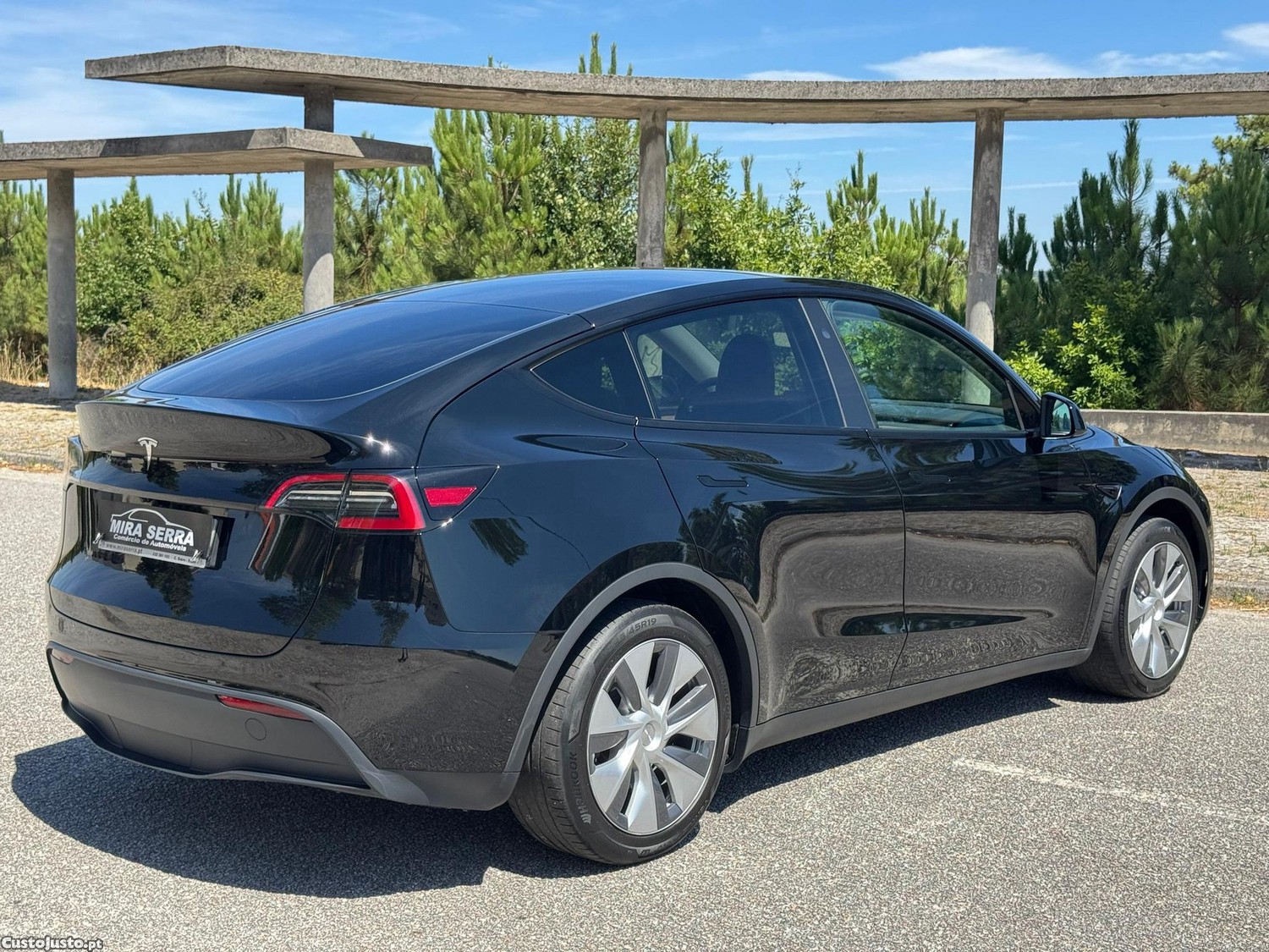 Tesla Model Y Tração Traseira — fotografia 17