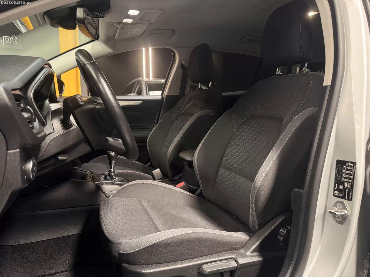 Ford Focus 1.5 tdci ecoblue active style sip — fotografia 5