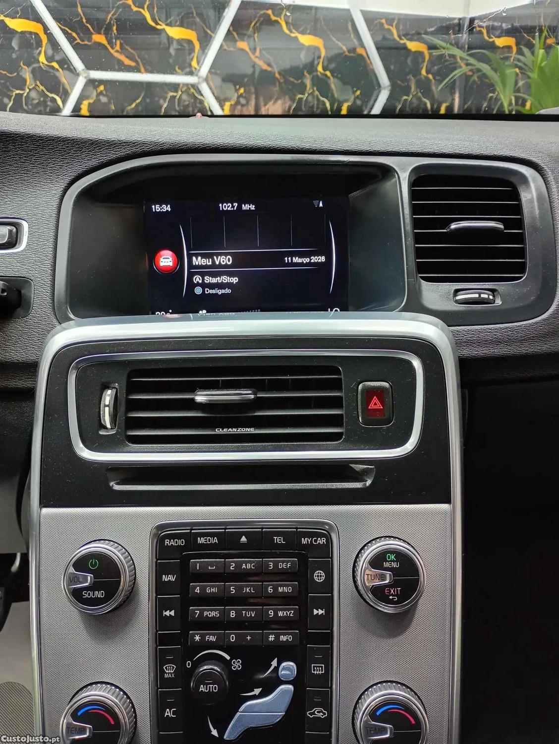 Volvo V60 2.0 D2 R-Design Momentum — fotografia 7