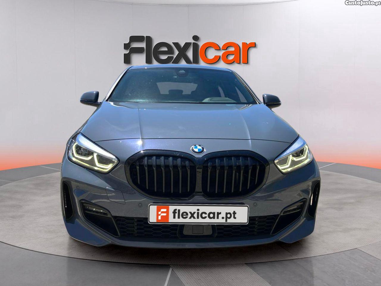 BMW 118 i Pack Desportivo M Auto - 24 foto 2